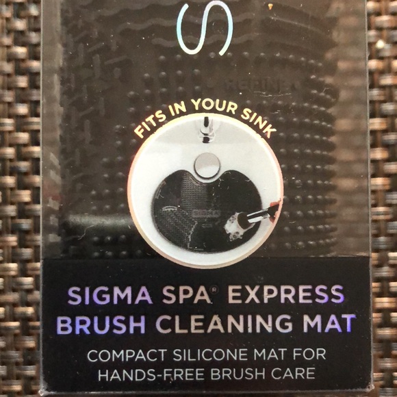 LAST ONE NEW [Sigma] Spa Express Makeup Brush Cleaning Mat - Fits in your sink! - Picture 6 of 7